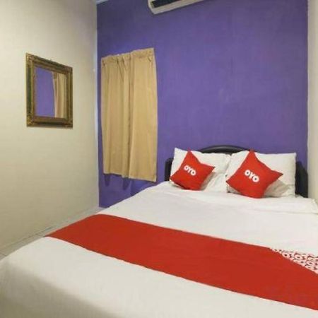 Oyo 44100 Hotel Casavilla Petaling Jaya Extérieur photo