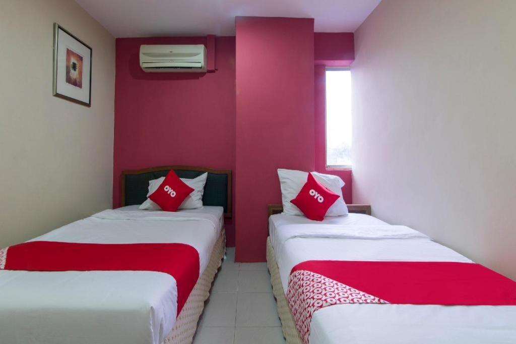 Oyo 44100 Hotel Casavilla Petaling Jaya Extérieur photo