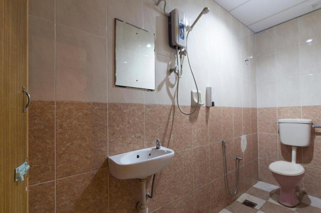 Oyo 44100 Hotel Casavilla Petaling Jaya Extérieur photo