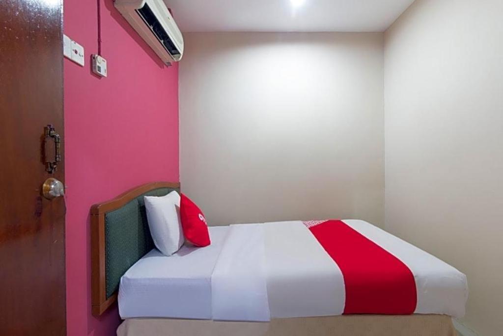 Oyo 44100 Hotel Casavilla Petaling Jaya Extérieur photo