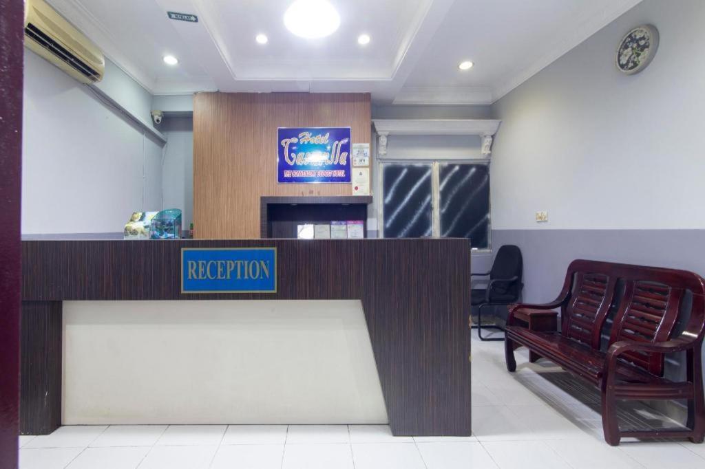 Oyo 44100 Hotel Casavilla Petaling Jaya Extérieur photo